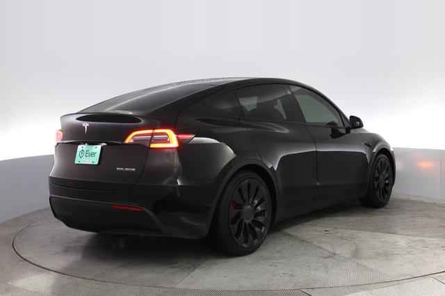 2022 Tesla Model Y — photo 2 of 21