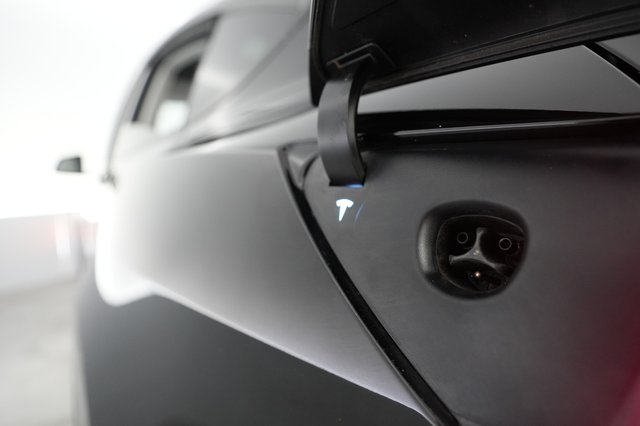 2022 Tesla Model Y — photo 8 of 21