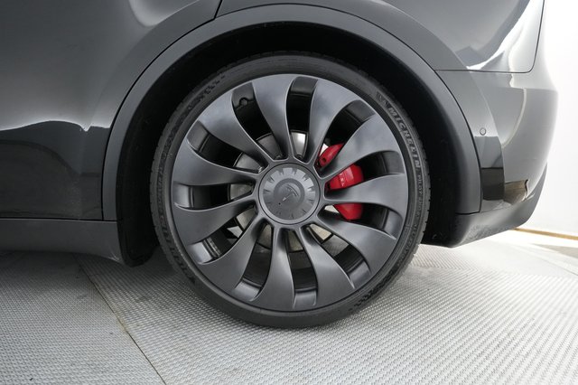2022 Tesla Model Y — photo 15 of 21