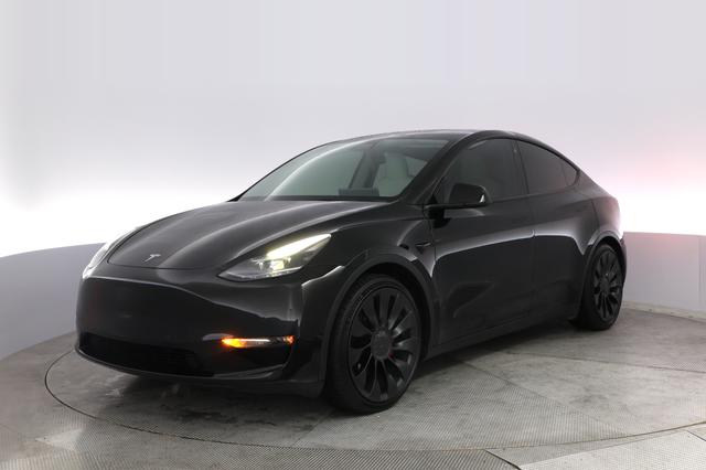 2022 Tesla Model Y — VIN 7SAYGDEF4NF484320