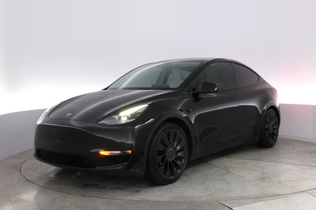 2022 Tesla Model Y — VIN 7SAYGDEF4NF484320
