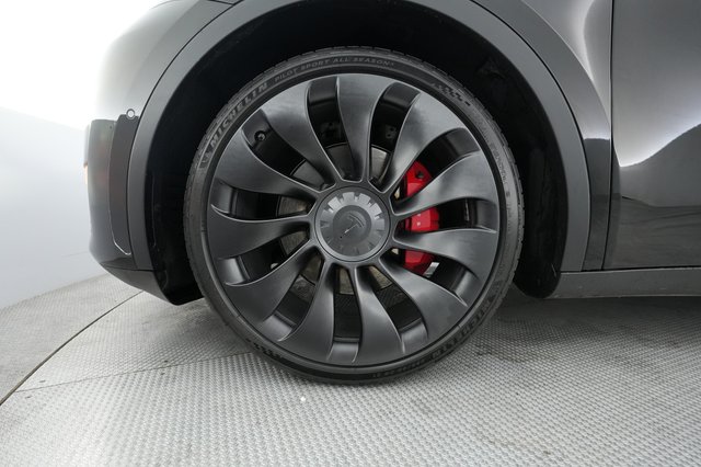 2022 Tesla Model Y — photo 7 of 21