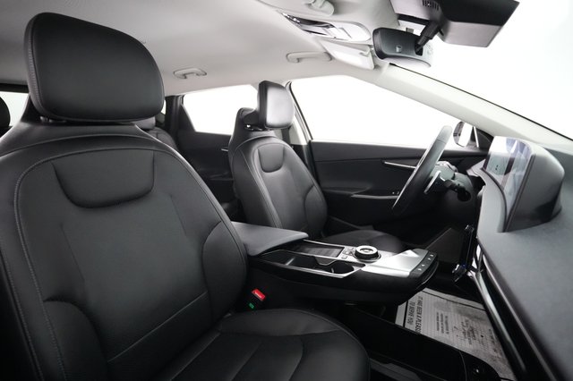 2023 Kia EV6 — photo 18 of 21