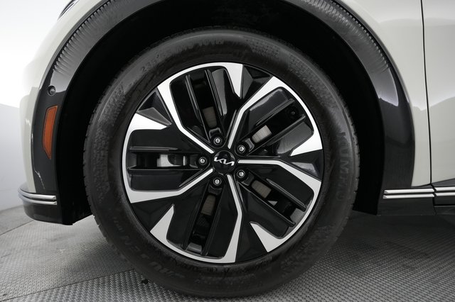 2023 Kia EV6 — photo 15 of 21