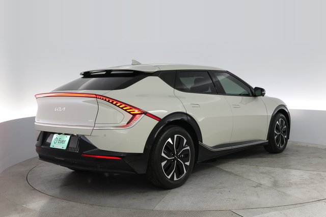 2023 Kia EV6 — photo 2 of 21