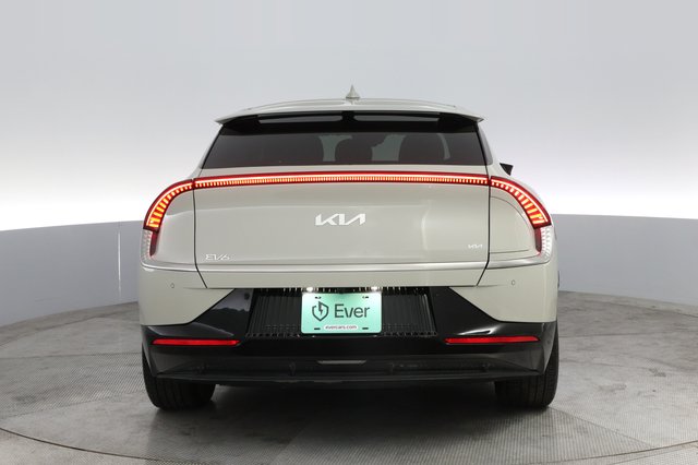 2023 Kia EV6 — photo 12 of 21