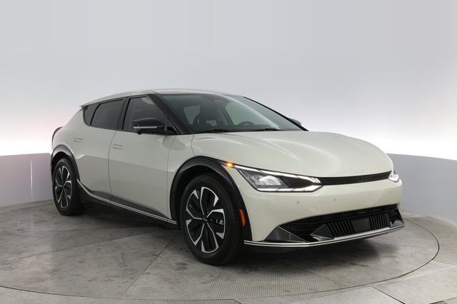 2023 Kia EV6 — photo 10 of 21
