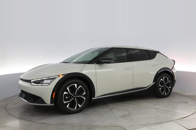 2023 Kia EV6 — photo 14 of 21
