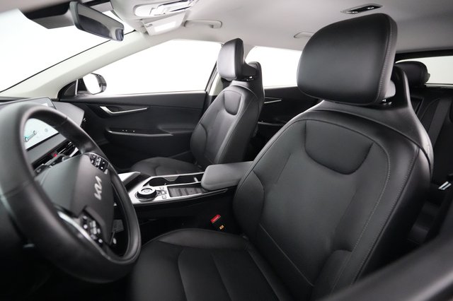 2023 Kia EV6 — photo 3 of 21