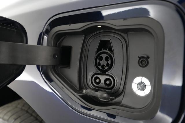 2024 Ford F-150 Lightning — photo 8 of 17