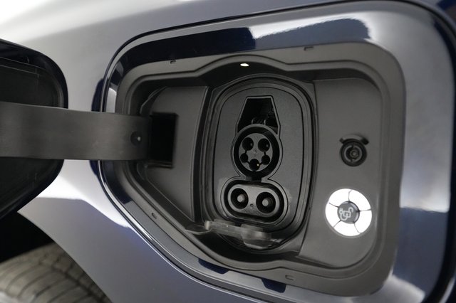 2024 Ford F-150 Lightning — photo 8 of 17