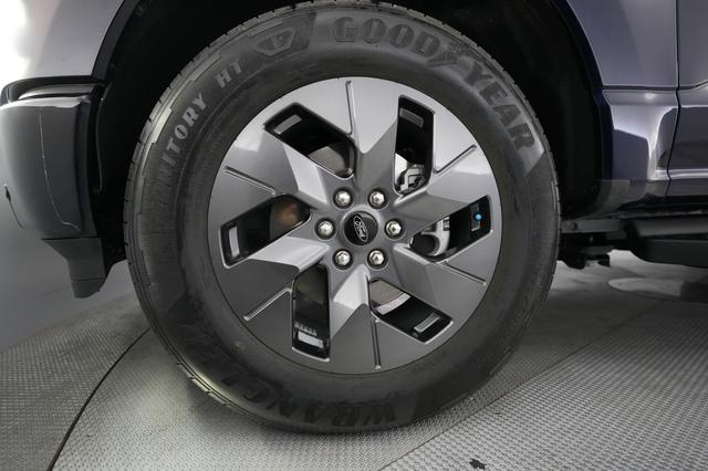 2024 Ford F-150 Lightning — photo 7 of 17