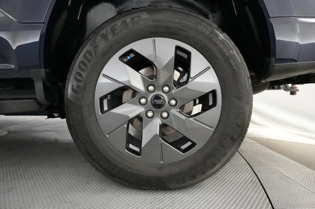 2024 Ford F-150 Lightning — photo 11 of 17