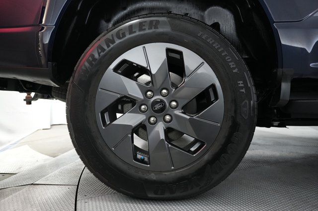 2024 Ford F-150 Lightning — photo 10 of 17