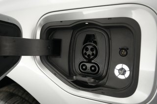 2024 Ford F-150 Lightning — photo 8 of 16