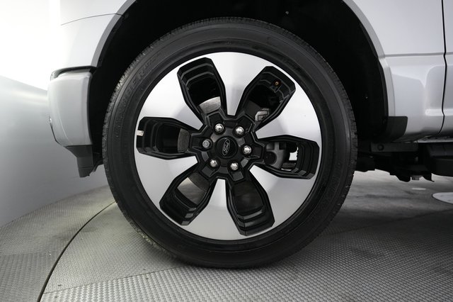 2024 Ford F-150 Lightning — photo 9 of 16