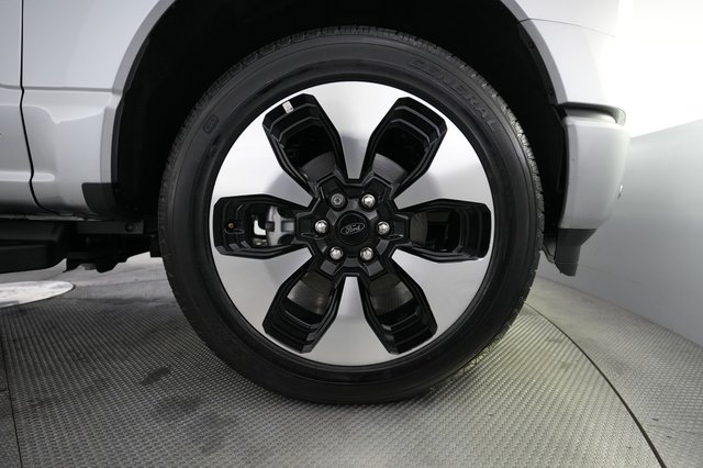 2024 Ford F-150 Lightning — photo 11 of 16