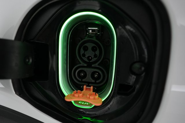 2022 Chevrolet Bolt EUV — photo 8 of 24