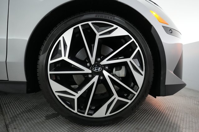 2023 Hyundai IONIQ 6 — photo 7 of 22