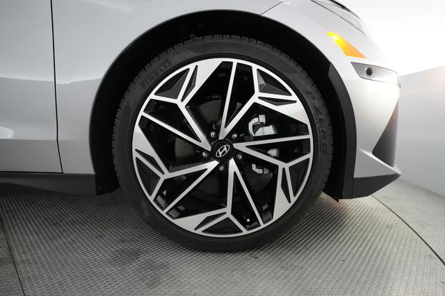2024 Hyundai IONIQ 6 — photo 7 of 22