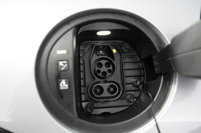 2024 Hyundai IONIQ 6 — photo 8 of 22