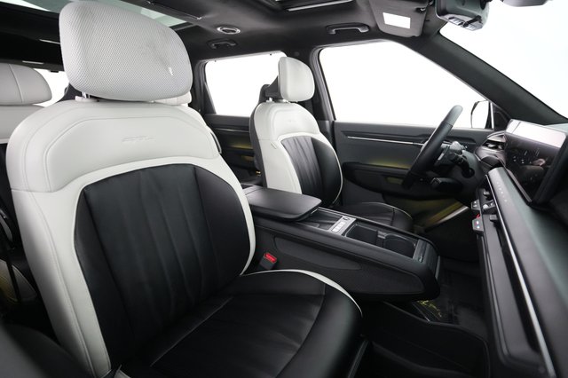 2024 Kia EV9 — photo 19 of 22