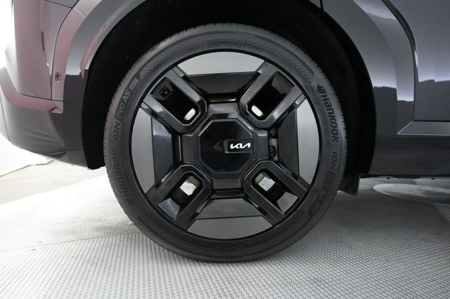 2024 Kia EV9 — photo 16 of 22