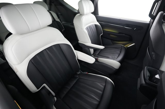 2024 Kia EV9 — photo 4 of 22
