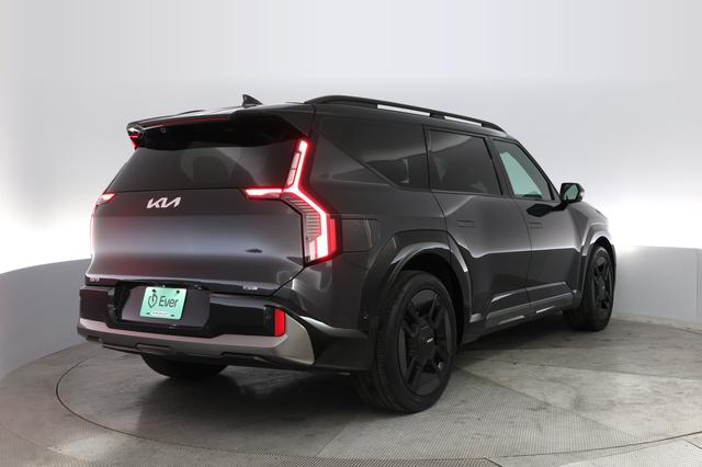 2024 Kia EV9 — photo 2 of 22