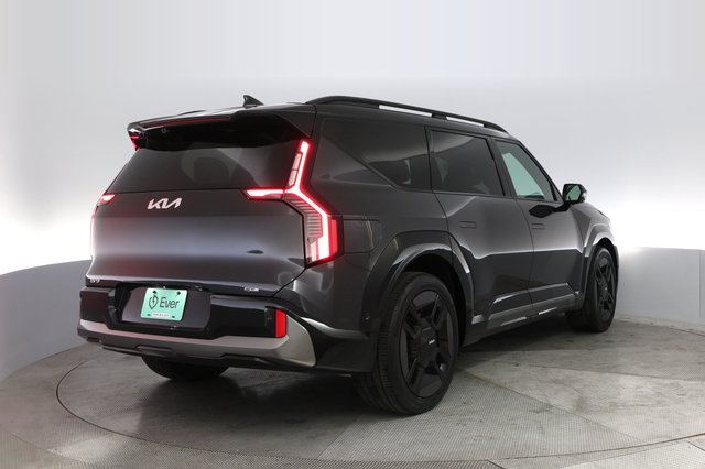 2024 Kia EV9 — photo 2 of 22