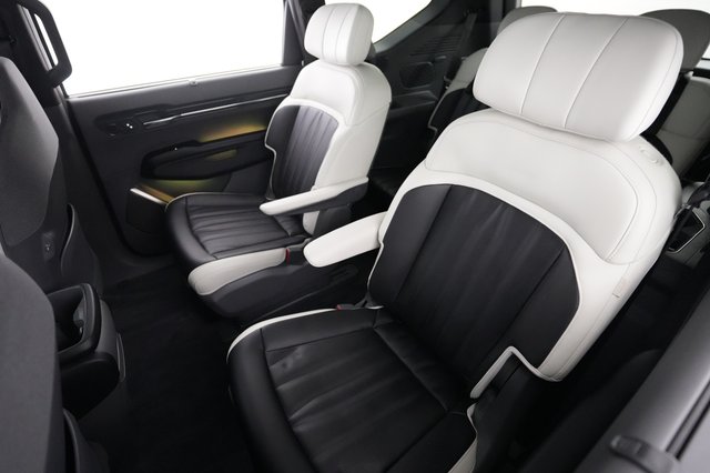 2024 Kia EV9 — photo 18 of 22