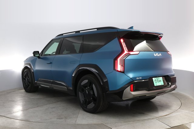 2024 Kia EV9 — photo 13 of 26