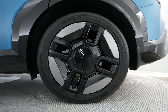 2024 Kia EV9 — photo 15 of 26