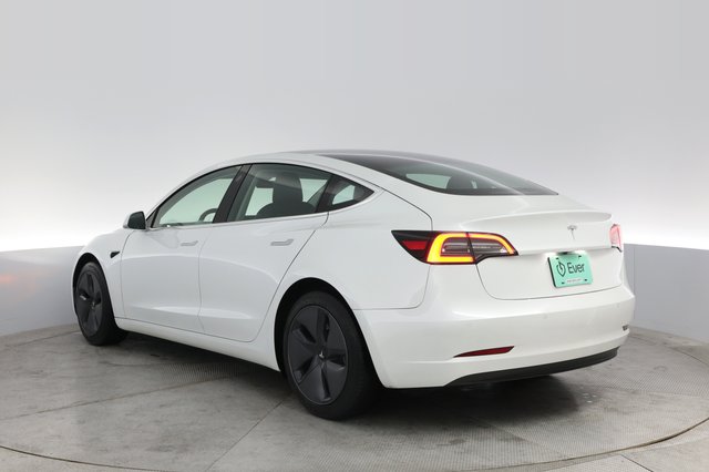 2020 Tesla Model 3 — photo 13 of 21