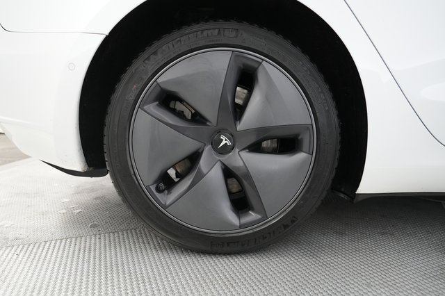 2020 Tesla Model 3 — photo 16 of 21