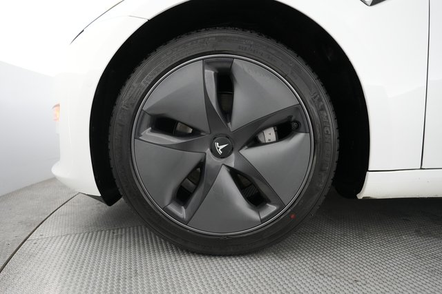 2020 Tesla Model 3 — photo 15 of 21