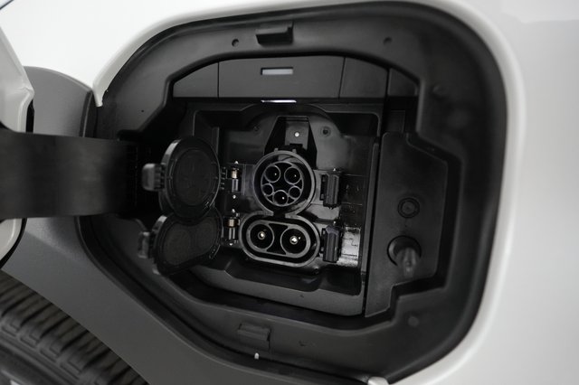 2023 Subaru Solterra — photo 8 of 20