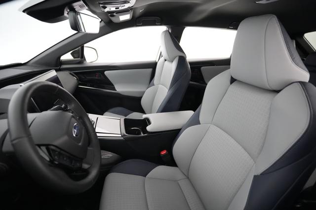 2023 Subaru Solterra — photo 3 of 20