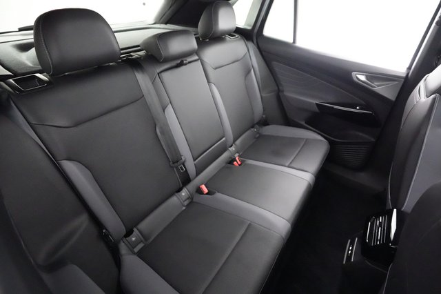 2025 Volkswagen ID.4 — photo 4 of 21