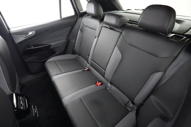 2025 Volkswagen ID.4 — photo 19 of 21