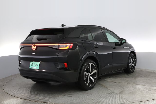 2025 Volkswagen ID.4 — photo 2 of 21