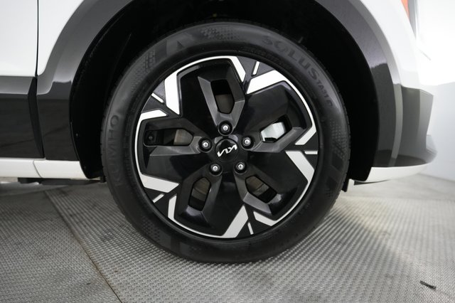 2023 Kia Niro EV — photo 16 of 20
