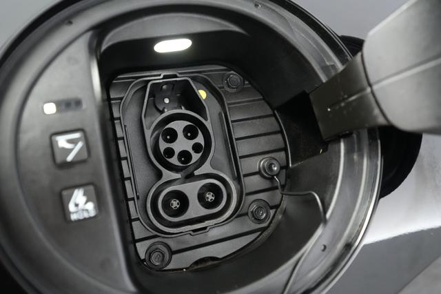 2023 Hyundai IONIQ 6 — photo 8 of 20
