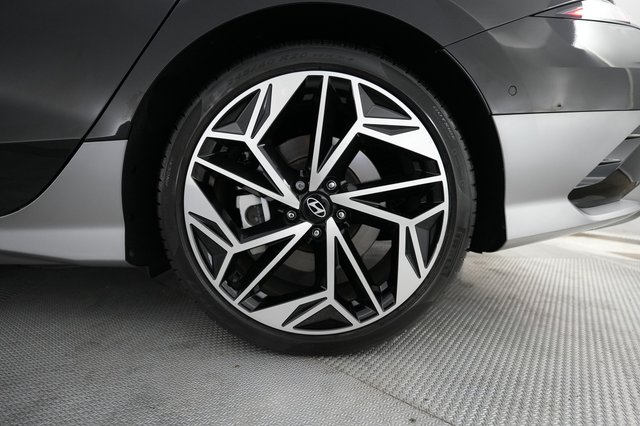 2023 Hyundai IONIQ 6 — photo 17 of 20