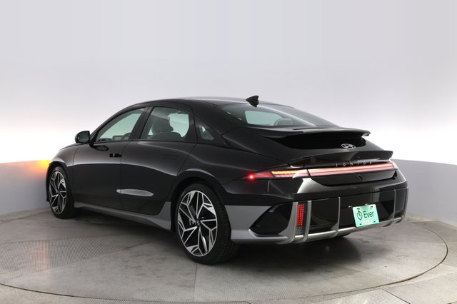 2023 Hyundai IONIQ 6 — photo 13 of 20