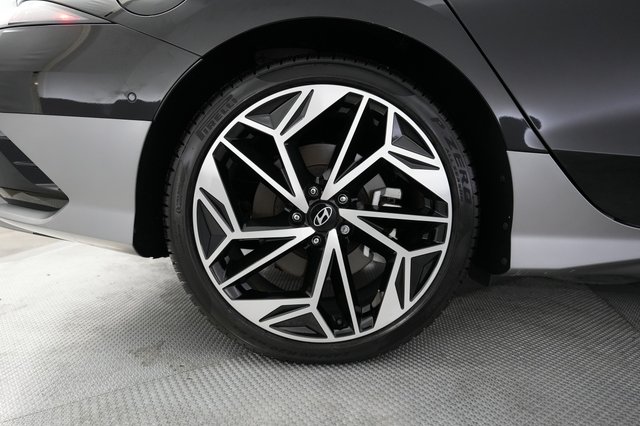 2023 Hyundai IONIQ 6 — photo 15 of 20
