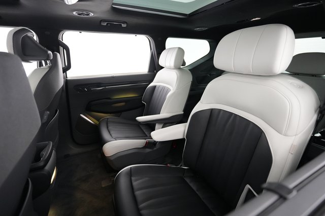 2024 Kia EV9 — photo 18 of 23