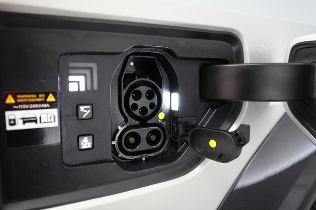 2024 Kia EV9 — photo 8 of 19
