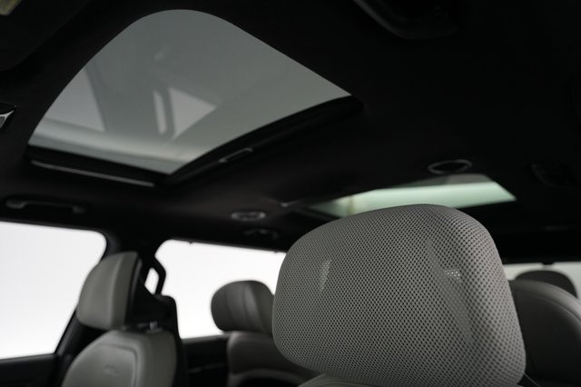 2024 Kia EV9 — photo 18 of 19
