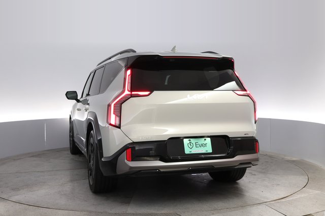 2024 Kia EV9 — photo 12 of 19